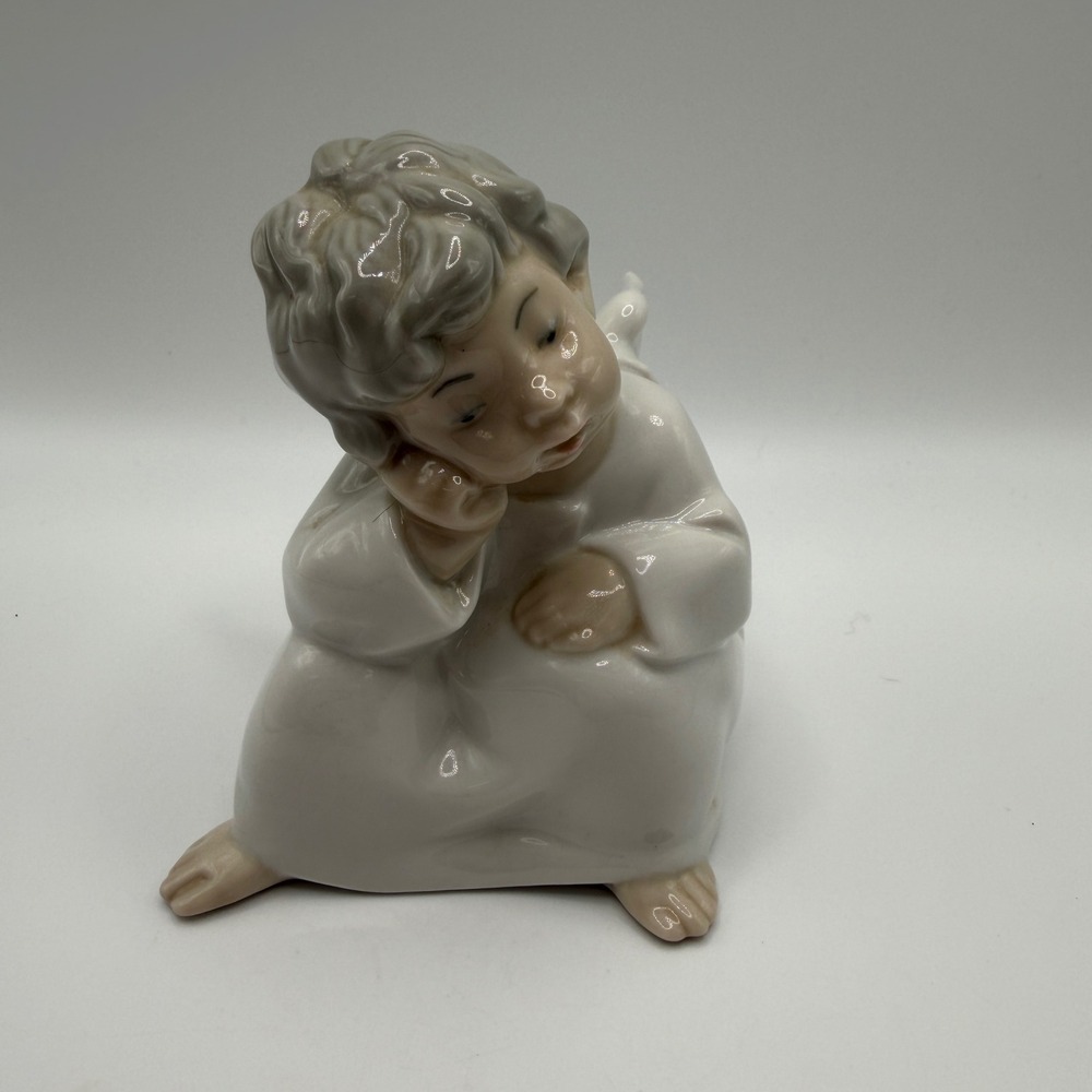 Lladro Thinking Angel Cherub Sitting Porcelain Figurine 4539 Spain 1977 Mint